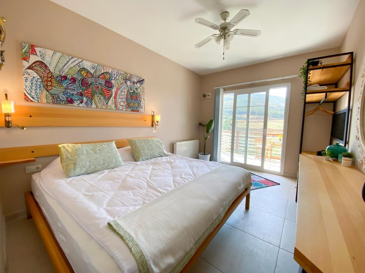 Gaia Kozbeyli Hotel Foça Bagian luar foto